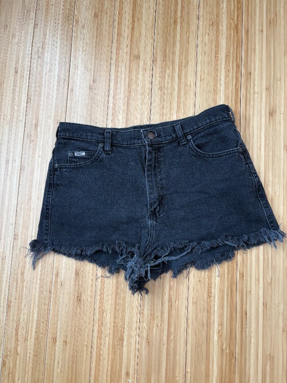 Vintage-Inspired Lee Black Denim Cutoff Shorts High Rise Frayed Hem Size 10